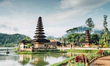 Explore Bali’s stunning beaches & Historical Temples